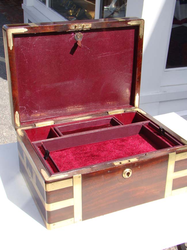 A fine Antique English brass mounted mahogany Dressing Box by "L.Leuchers, Maker to Her Majesty" circa 1830-1840. — image 2